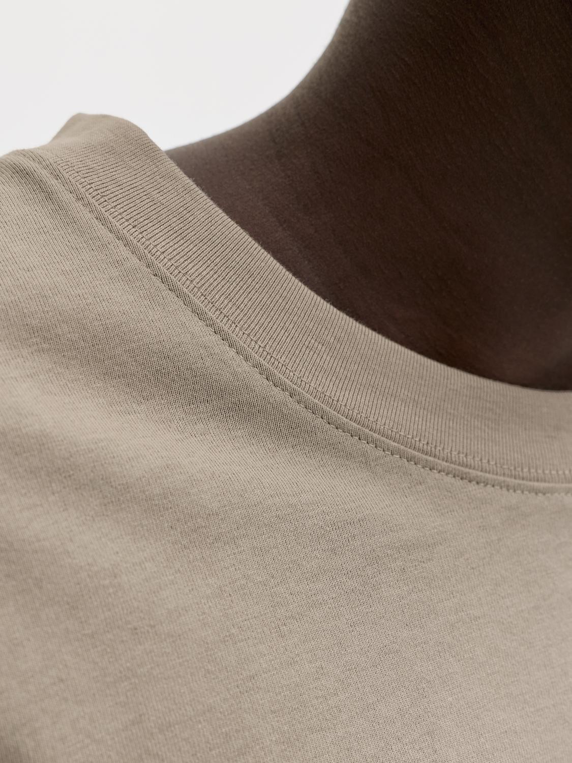 model_shot-detail
